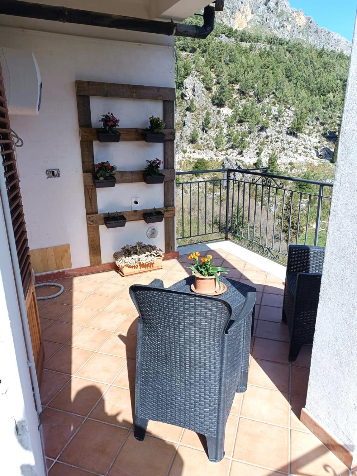 Casa Belvedere Isnello Eksteriør billede